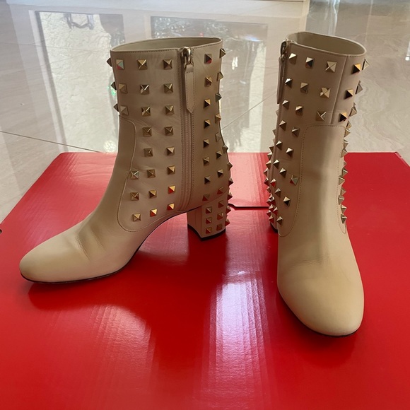 💯Auth VALENTINO GARAVANI Gold Studded Ankle Boots Excellent Condition Sz8 - Picture 6 of 13